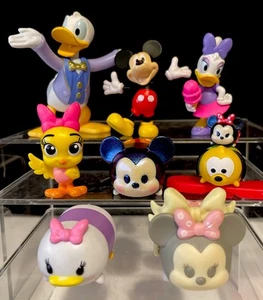 DISNEY MICKEY MOUSE & FRIENDS Vinyl Figures Set Of 11 DISNEY TSUM TSUM Figures - Picture 1 of 16