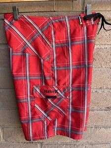 Hurley Board Shorts Red Plaid NMMI Embroidered Size 30" 100% Polyester - Picture 1 of 12