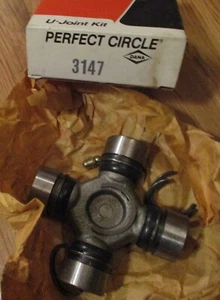 Perfect Circle U-Joint 1999 - 2004 Chevrolet GMC 1500 & 2001 - 2004 Sierra HD - Picture 1 of 1