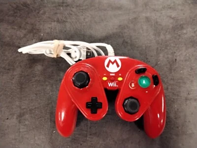 Wired Fight Pad GameCube Style Controller  for Nintendo Wii / Wii U - Mario - Image 1 of 2