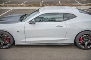 ZL1 Style CARBON FIBER Side Skirts Rocker Panel Extension Camaro RS SS 2016+ - Foto 1 di 1