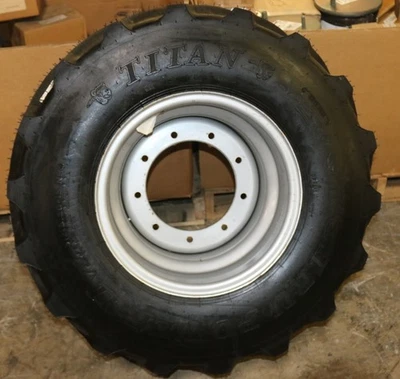Neumático y rueda izquierda JLG 0273414 - Titan TruPower II - 31x15,5-15 NHS nuevos Foto 1 de 4