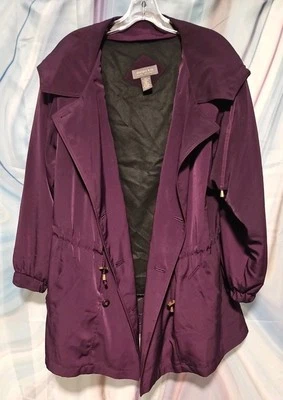 Abrigo Lane Bryant Design & Co púrpura resistente al agua con capucha, talla 14/16 nuevo Foto 1 de 4
