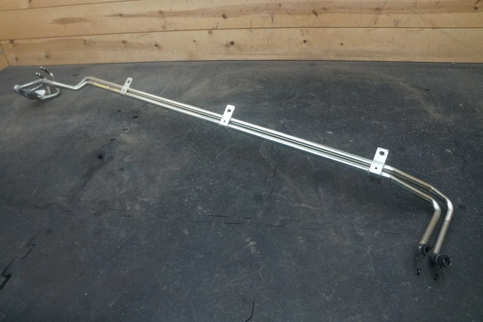 Manguera de tubo de enfriador de aceite de transmisión AD43-321363-AC Aston Martin Rapide S 2014 Foto 1 de 4