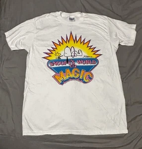 Camiseta de colección Peanuts Snoopy's World Of Magic para hombre talla XL puntada única - Imagen 1 de 9