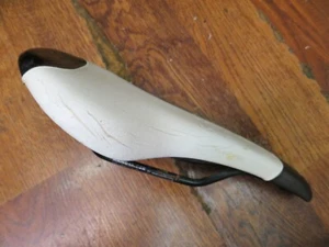 FIZIK TANDA 2 RACING SADDLE WHITE - Picture 1 of 6