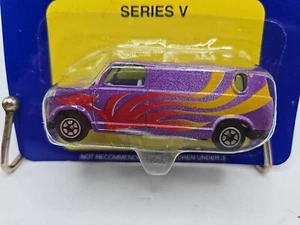 Speed Wheels Ford Econoline 1/64 Furgone Diecast Viola Nuovo (Bin11) - Foto 1 di 5