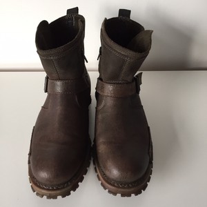 caterpillar vern boots