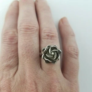 Vintage ROSE 3D Ring Silver Tone Floral Unmarked sz 6.5 Adjustable RARE * - Picture 1 of 3