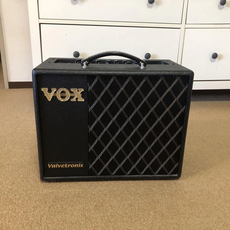 VOX VT20X Valvetronix 20W RSM Modeling Hybrid Guitar Amplifier Studio Effect AUX - Image 1 of 1