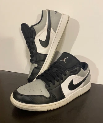 NIKE AIR JORDAN 1 BIQUEIRA BAIXA MASCULINA TAMANHO 10.5 SOMBRA 553558-052 LT FUMAÇA-PRETO-BRANCO - Imagem 1 de 4