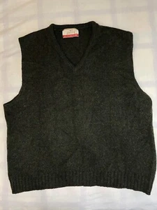 VINTAGE 1960s Jantzen Sweater Vest - Made In USA - 100% Shetland Wool - Green - Picture 1 of 12