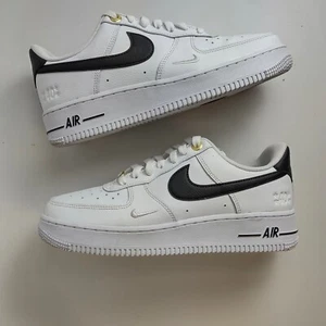 Nike Air Force 1 '07 LV8 Low Metallic Swoosh Pack White Gold DQ7658-100 Men's 7 - Picture 1 of 6