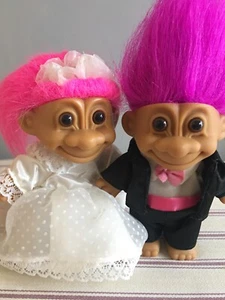 Vintage RUSS TROLLS - BRIDE & GROOM - With COMPLETE OUTFITS & PINK HAIR - Picture 1 of 5