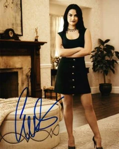 Camila Mendes ++ Autografo ++ Riverdale ++ Autografo Palm Springs Simpsons - Foto 1 di 1