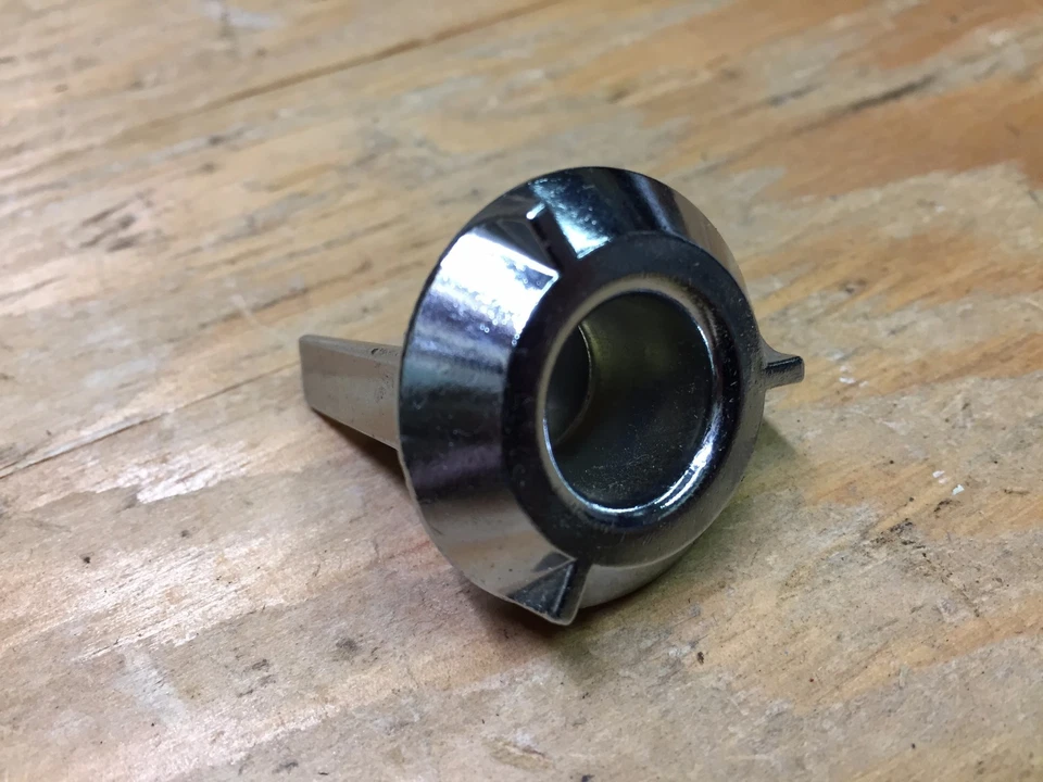 Oldsmobile Cutlass S 442 1973-77 nos gm perilla de radio cromada 410173 Foto 1 de 2