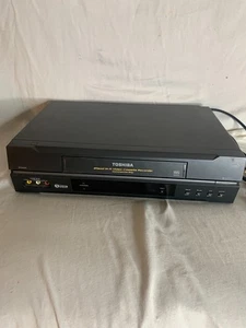 Toshiba W-522 VCR 4-Head VHS Tape Player Tested Works - Picture 1 of 9