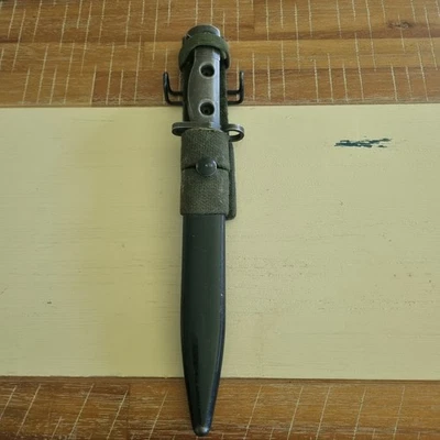 AUSTRALIAN L1A2 SLR BAYONET WITH SCABBARD AND FROG - image 1 of 4