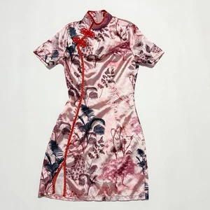 Pretty Little Thing Petite Satin Blumen Kleid Kamono Gr. 2 Rosa Flamingo Floral - Bild 1 von 6