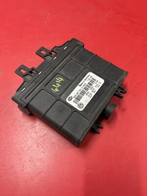 Módulo de control automático de caja de cambios Volkswagen Transporter T4 ECU 01P927733H VW Foto 1 de 4