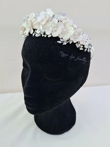 Bridal floral tiara, white flower crown, flower tiara, floral headband wedding - Picture 1 of 11