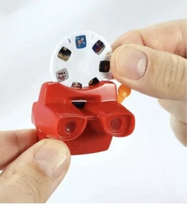 New Sealed Pkg Super Impulse World's Smallest View Master 1.5" Tall x 2" Wide - Picture 1 of 6