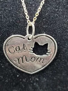 925 Sterling Silver heart Charm & Necklace NYC Cat Mom Cat Head Cut Out - Picture 1 of 5