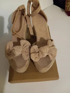 Womens platform  sandals  with bow decor  Sz 7    new in box - Picture 1 of 11