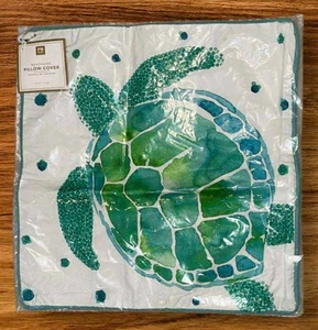 Funda de almohada Pottery Barn Turtle nueva en paquete lentejuelas junto a la playa nueva con etiquetas 16"x16" - Imagen 1 de 3