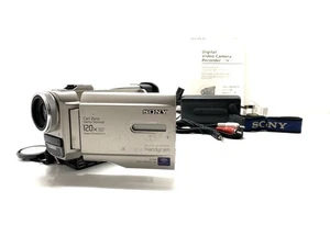 Sony DCR-TRV10E Mini DV Tape Digital Video Camera Handycam Complete Working Set - Picture 1 of 17