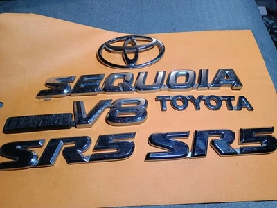 Toyota Sequoia SR5 2001-2007 emblema trasero y pilar logotipo lateral cromado OEM O5 Foto 1 de 4