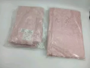 (5 Piece Set) Vintage Pink Oblong Embossed Tablecloth/ 4 Napkins Cloth - Picture 1 of 10