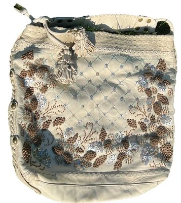 Bolsa de mão ISABELLA FIORE COCOA PUFF 3D miçangas lantejoulas bolsa HOBO MRP$895+ - Imagem 1 de 4