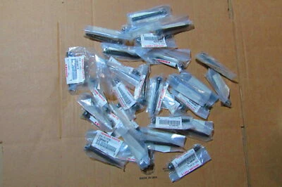 KAWASAKI 2005 BRUTE FORCE 650 04-06 PRAIRIE 700 LOTE DE 29 PERNOS CON BRIDA 130S0875 Foto 1 de 2