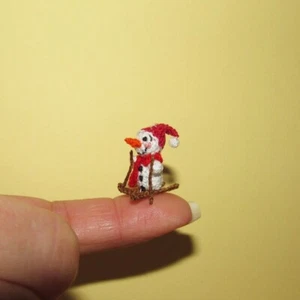 Miniatura Casa de Muñecas Muñeco de Nieve Esquí Hecho a Mano Muñeco de Nieve con Esquí Regalo de Navidad - Imagen 1 de 4