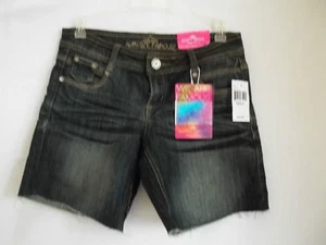 Juniors Denim shorts Size 5 No hem 5 pocket by Almost Famous NWT - Picture 1 of 2