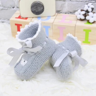 Patucos de punto para Bebé - HECHO A MANO - Imagen 1 de 4