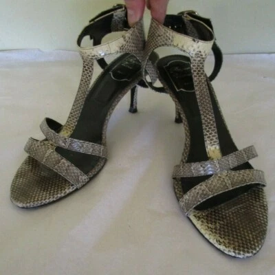 Sandalias Roger Vivier Hechas en Italia Piel de Serpiente Correa al Tobillo Talla 39 1/2 $895 Foto 1 de 4