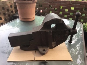 Vintage Meadville Vise Co. No. 32 4” Jaws Bench Vise Pre-1905 Pennsylvania Yost - Picture 1 of 9