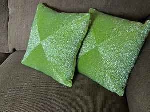 Pair of Green w/Glass Beads Decorative Square Pillows 11" Square, Cynthia Rowley - Picture 1 of 11