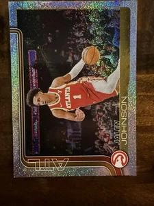 2025-26 Topps Flagship Basketball Jalen Johnson Sandglitter SP #65 Atlanta Hawks - Foto 1 di 4
