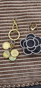 Disney Purse Charm Keychain Black Color Beaded Flower Fashion Set Of 2 - Picture 1 of 11