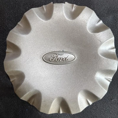 1999 2000 2001 2002 2003 FORD WINDSTAR SILVER CENTER CAP XF221A096AB E2 - Image 1 of 2