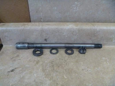 Eje de rueda trasera usado Yamaha 1300 XVZ VENTURE ROYALE XVZ1300 1986 YB91 Foto 1 de 3