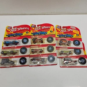Hot Wheels 25th Anniv Commemorative Lot of 9 Vintage Redline Cars with Buttons - Bild 1 von 5