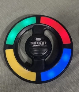 Hasbro 2013 Simon Swipe Handheld Electronic Reflex Memory Game Light Up C-290B - Picture 1 of 5