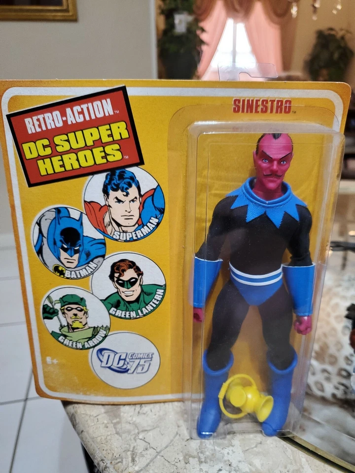 Figura de acción retro-Action Mego DC Super Heroes Blue Sinestro Foto 1 de 2