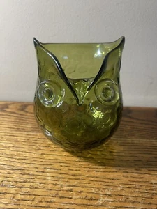 Beautiful Avocado Green Blown Glass Glass Owl, Honeycomb Pattern 5” ?Blenko - Picture 1 of 6