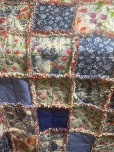 China Blue Rag Quilt - Picture 1 of 3
