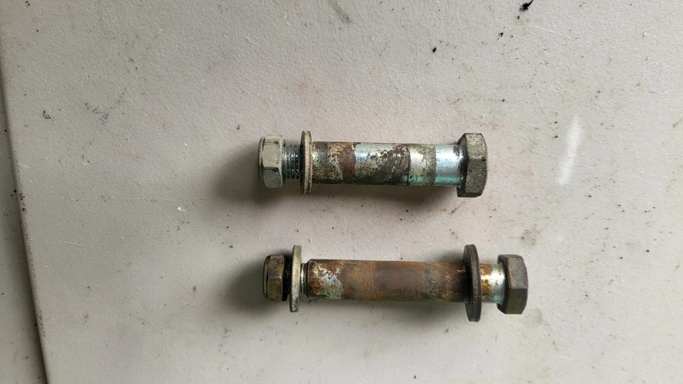 PERNOS DE CHOQUE YAMAHA IT200 PERNO INFERIOR SUPERIOR USADO Foto 1 de 1